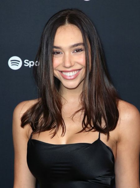 Alexis René Glabach&nbsp;is a famous American Internet celebrity and model and is well recognized publicly from her professional name&nbsp;Alexis Ren. 